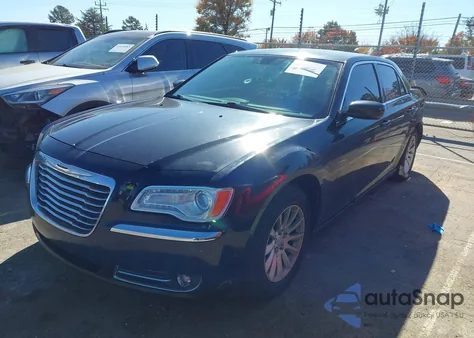 2013 Chrysler 300 Motown z USA, uszkodzony, nr VIN 2C3CCAAG2DH576197
